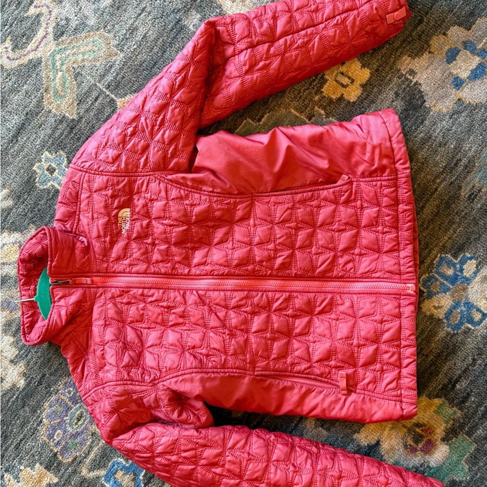 The North Face coral Puffer Jacket with Diamond Quilting